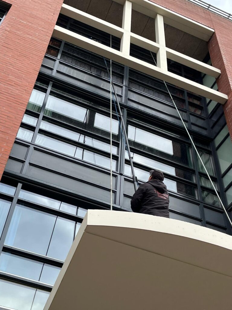 Glazenwasser gebouw